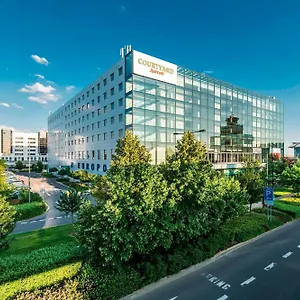 Courtyard By Marriott Airport Hotel Praga